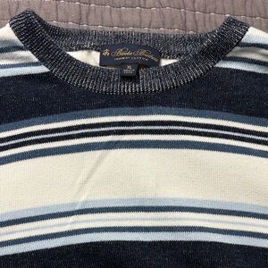 Brooks Brothers Men's Sweater in Navy and White Stripes